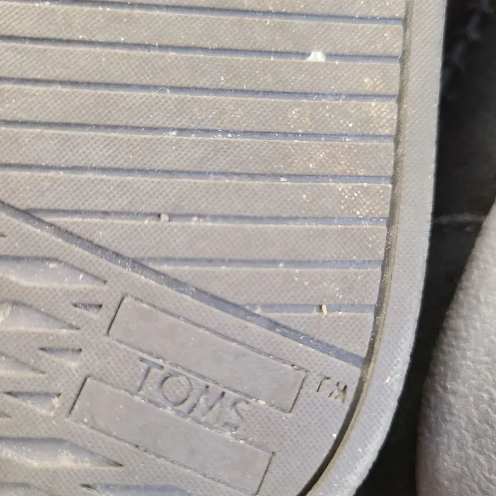 TOMS Nepal Suede Winter Boots Womens size 7